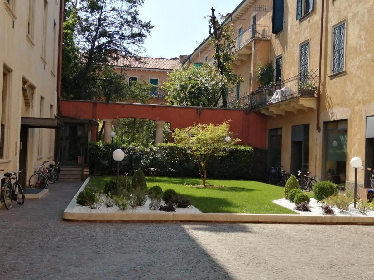 Castle View Lodge Intero Appartamento Verona Centro Storico Ngoại thất bức ảnh