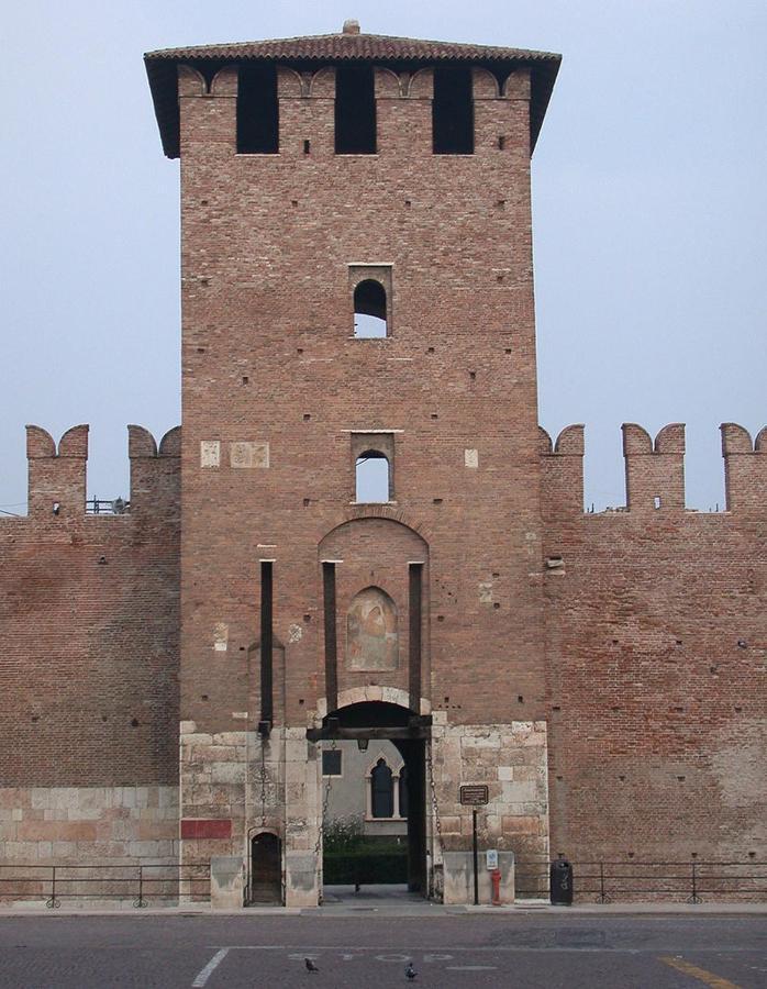 Castle View Lodge Intero Appartamento Verona Centro Storico Ngoại thất bức ảnh